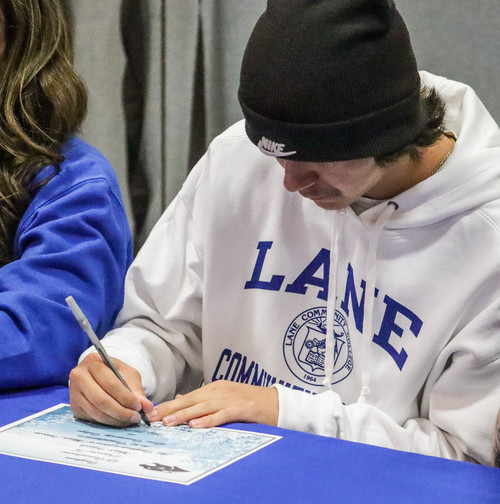 Chiloquin Signing Day - Photo Number 15